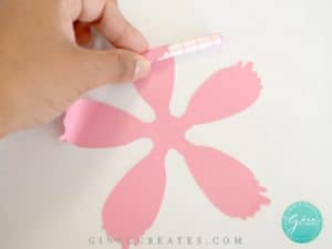 how to curl a paper flower petal