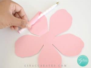 how to curl a paper flower petal