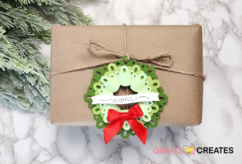 paper Christmas wreath gift tag, free svg