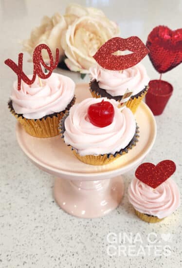 Valentine's day cupcakes, Valentine's day Cupcake Toppers free svg